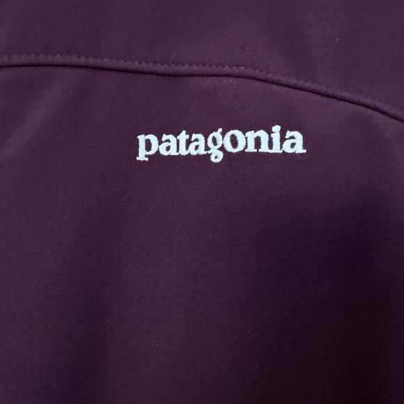 💜PATAGONIA Women's Jacket in Burgundy - Picture 3 of 5